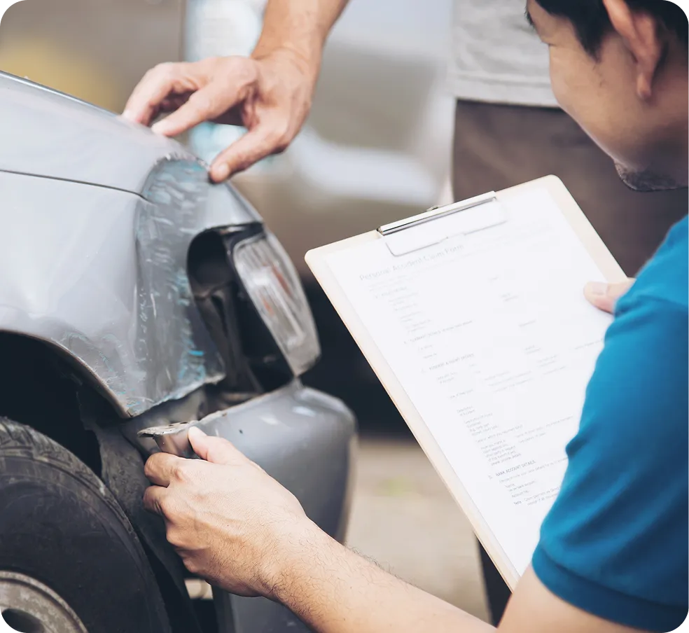 ช่างตรวจสภาพรถ